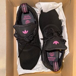 Adidas Womens Black and Pink NMD_R1 Primeblue Sneakers Size 10.5 Worn only once